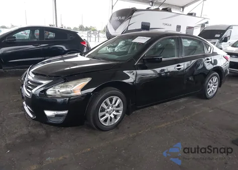 2015 Nissan Altima 2.5 S z USA, uszkodzony, nr VIN 1N4AL3AP0FC182756